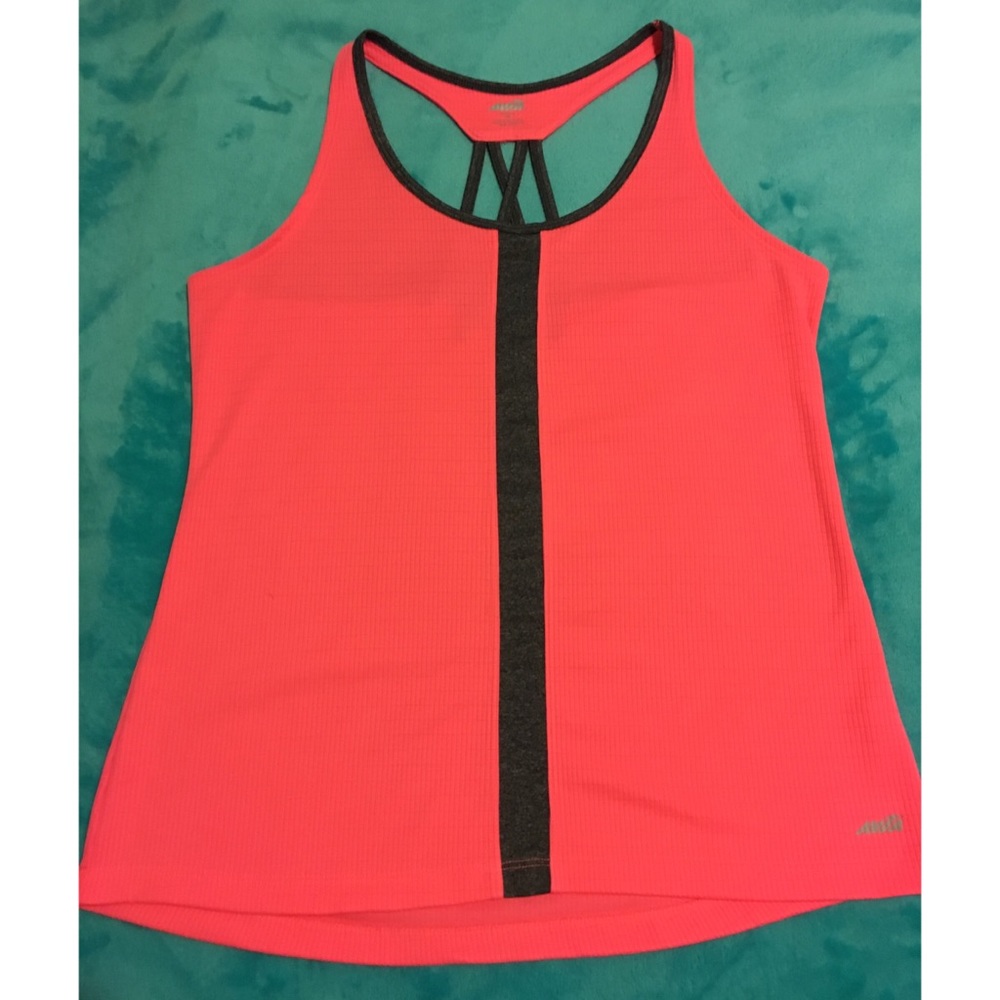 Athletic top